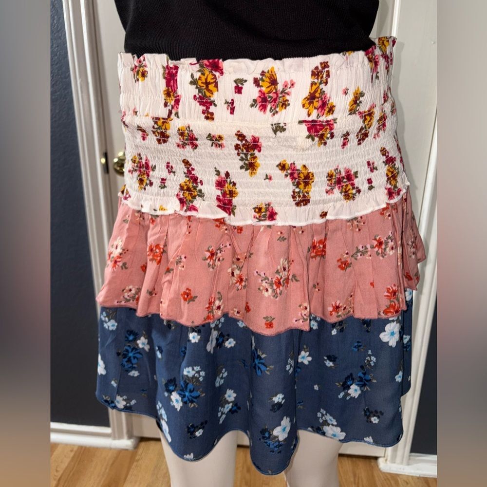DEREK HEART Juniors' Tiered Print Mini Skirt In Ditsy Floral Size Large NWOT - Picture 4 of 10